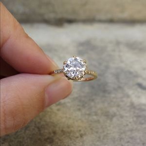 Vintage 1.45 carat round diamond engagement ring!